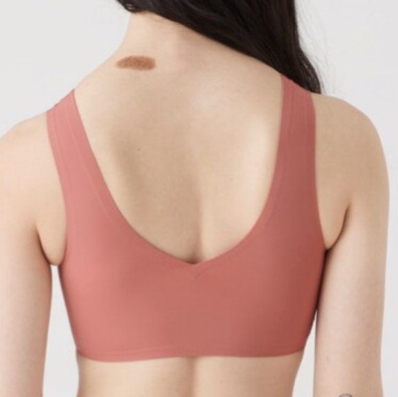 TRUE & CO BRAND NEW BODY LIFT V-NECK FULL CUP BRALETTE SIZE S - Picture 3 of 12